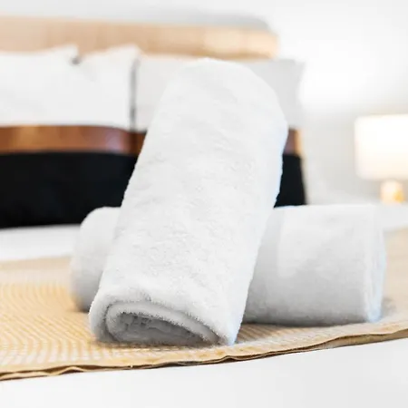 Centre - Self Contained - Private Access - Free Wifi & Netflix - Rated - 3ps * Birmingham